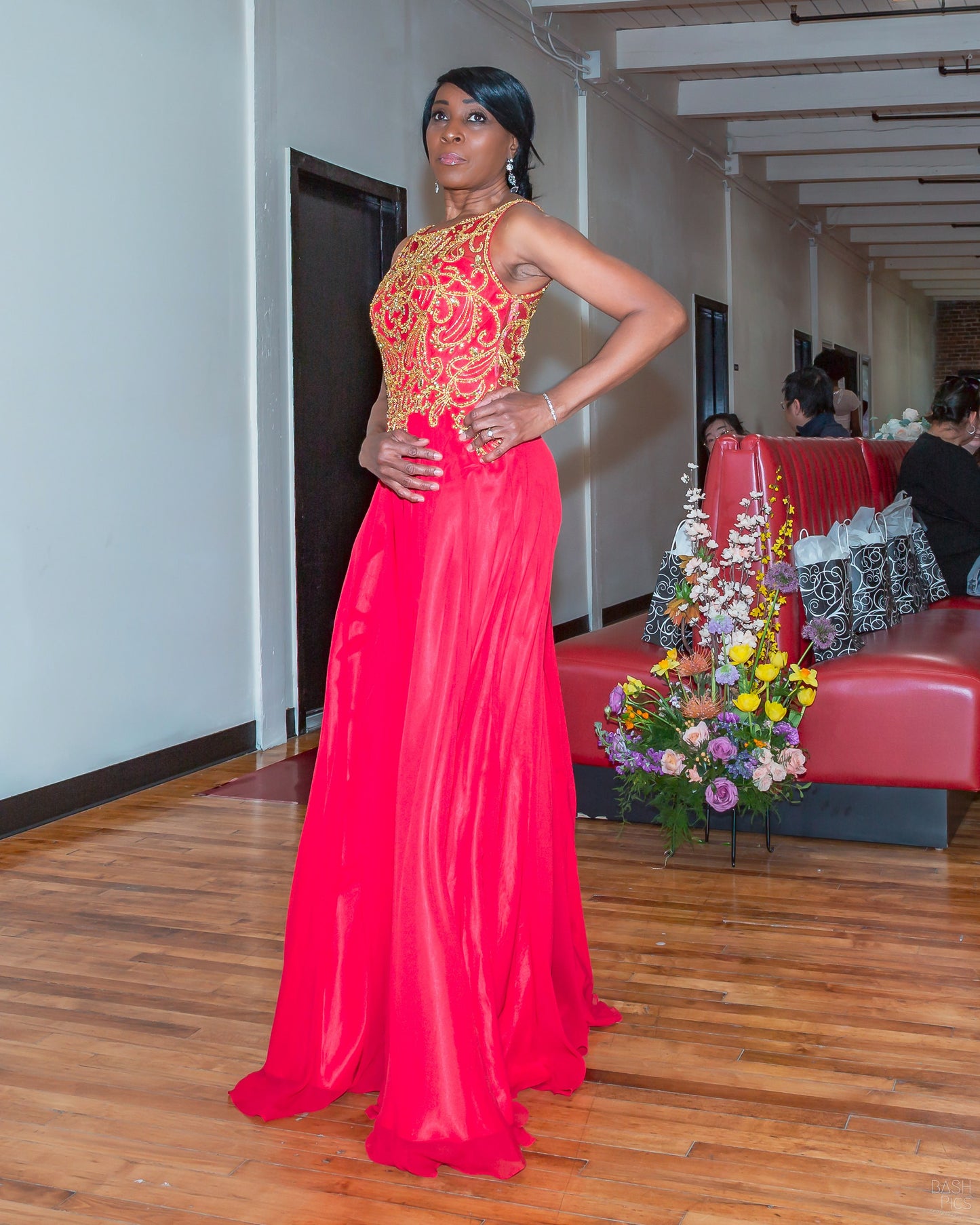Long red formal dress with crystal bodice size small 2274