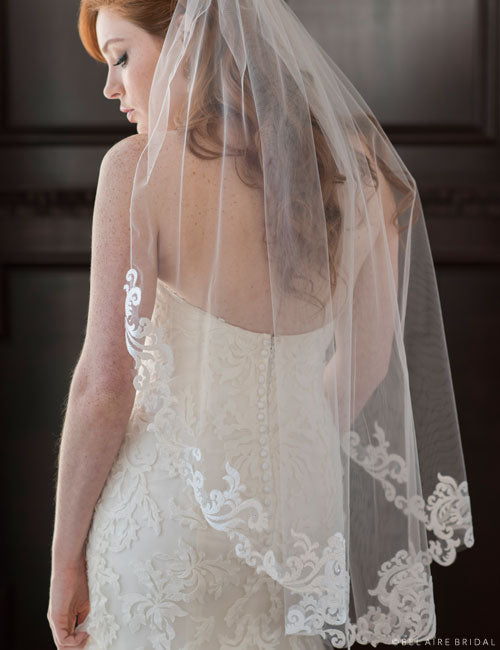 Bel Aire Bridal V7357 1-tier fingertip veil