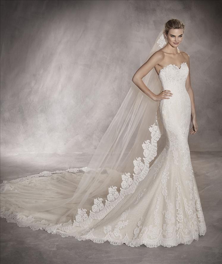 Pronovias style Princia