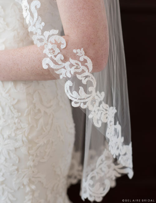 Bel Aire Bridal V7357 1-tier fingertip veil